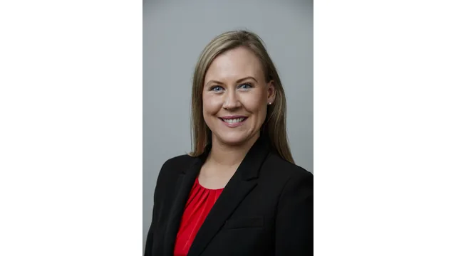 今回の方針を説明したノルウェーのボーグスリ子ども家庭相の公式ポートレート。発表当日の写真ではありません。
