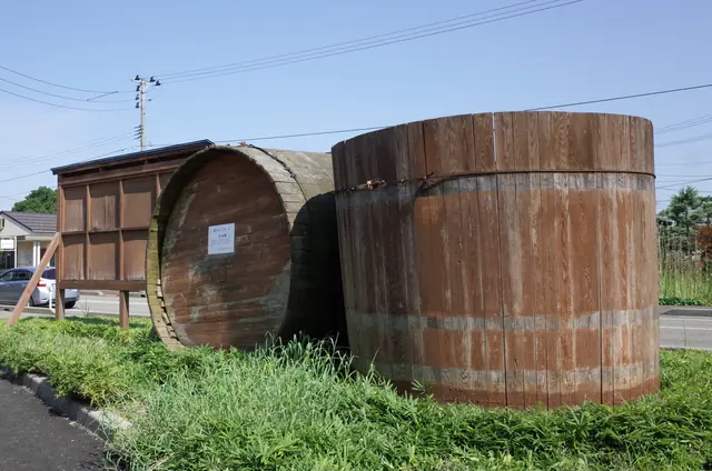 資料写真：新潟県長岡市摂田屋の醤油桶、2014年。nubobo / CC BY 2.0。